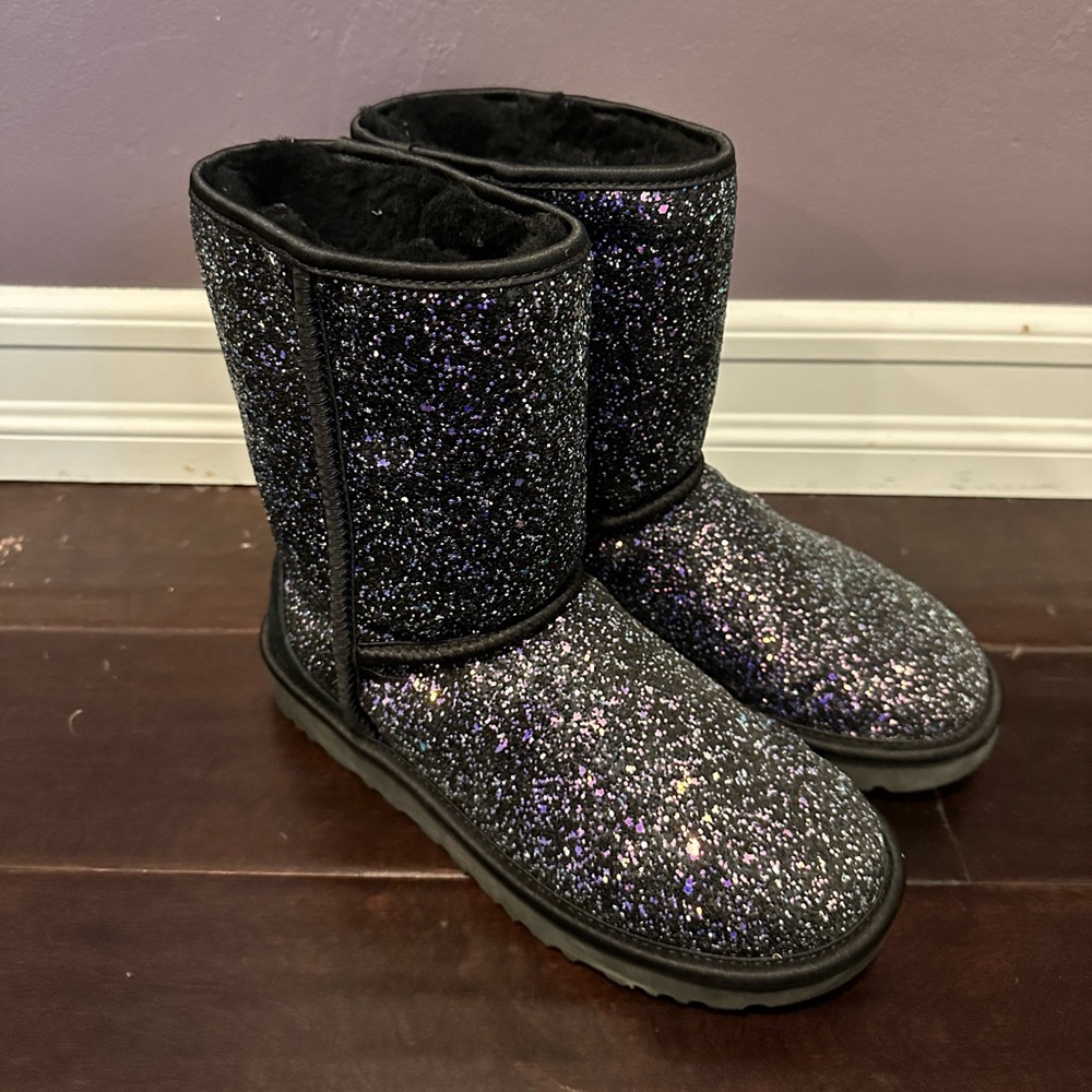 UGG midnight blue classic sparkle || size 8 ||